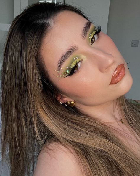 Green Makeup Looks Rhinestones, Green Eyemakeup Glitter, Green Eye Makeup Rhinestones, Paddy’s Day Makeup, Green Contour Make Up, Fairy Makeup With Rhinestones, Green Sparkle Eye Makeup, Colourpop Fresh Greens, Fun Green Eyeshadow Looks