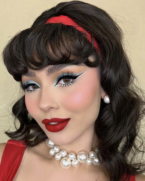 Modern Pinup Makeup, 80s Beauty Aesthetic, 50s Inspired Makeup, Retro Makeup Looks 1950s Vintage Style, Pinup Makeup Looks, 50s Pinup Makeup, 1950s Makeup Look, 50s Makeup Looks, Pinup Makeup Vintage