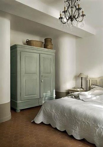 . Mediterranean Bedroom Design, Cottage Chic Bedroom, Mediterranean Bedroom, Shabby Chic Cabinet, Restful Bedrooms, Painted Armoire, White Bed, Country Style Decor, Wicker Decor