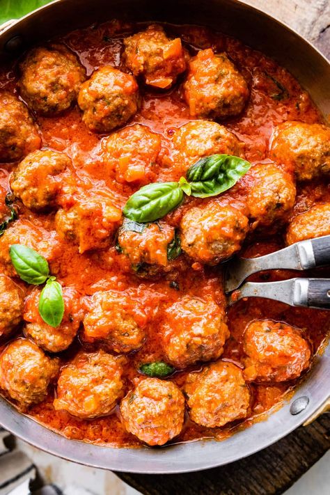 Nonna's Traditional Italian Meatballs in tomato sauce (polpette). Made with simple ingredients and stewed in a delicious tomato sauce. Polpette Recipe, Sugo Recipe, Best Meatballs Ever, Tomato Sauce For Meatballs, The Best Meatballs, Meatballs In Tomato Sauce, Creamy Pesto Sauce, Italian Meatballs Recipe, Meatball Sauce