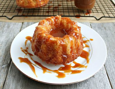 Salted Caramel Mini Apple Cake Bundts Mini Bunt Cake, Mini Bundt Cakes Recipes, Pumpkin Bundt, Apple Bundt Cake, Pumpkin Bundt Cake, Mini Bundt, Caramel Desserts, Mini Bundt Cakes, Apple Cake Recipes