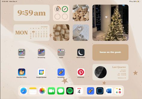 beige christmas aesthetic ios background Christmas Ipad Layout, Ipad Wallpaper Organizer, Aesthetic Homescreen Ipad, Ipad Wallpaper Winter, Aesthetic Ipad Homescreen Layout, Christmas Lockscreen, Ipad Organizer, Ipad Ios, Iphone Wallpaper Winter