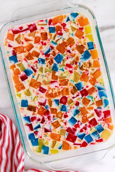 Broken Glass Jello Recipe, Glass Jello Recipe, Stained Glass Jello, Jello Cubes, Jelly Recipes Desserts, Sweetened Condensed Milk Desserts, Broken Glass Jello, Glass Jello, Jello Deserts