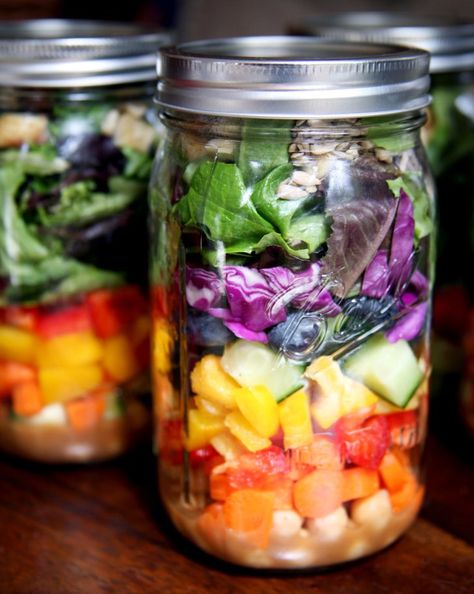 Pin for Later: 16 Weight-Loss Techniques That Work Make a Week's Worth of Meals at Once Jar Salads, Chili Mac, Fat Loss Foods, Mason Jar Salad, Mason Jar Meals, Recipe Dinner, Salad In A Jar, Homemade Chili, Meals In A Jar