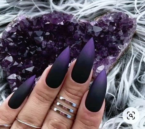 Stilleto Ombre Acrylic Nails, Black And Purple Ombré Nails, Black To Purple Ombre Nails, Purple Stilleto Nails Designs, Purple Black Ombre Nails, Edgy Stiletto Nails, Black And Purple Ombre Nails, Goth Nails Stiletto, Halloween Nails Matte