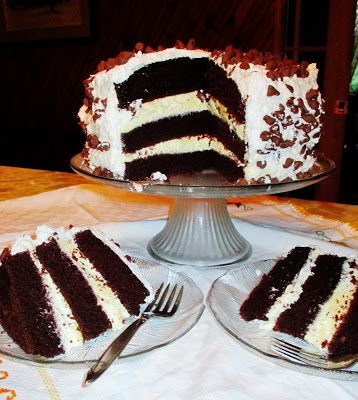 Canadian Needle Nana: Chocolate Cake with Bavarian Cream Filling Chocolate Bavarian Cream, Bavarian Cream Cake, Bavarian Cream Filling, Buttermilk Chocolate Cake, Cream Filling Recipe, Chocolate Cream Cake, Mousse Cake Recipe, Bavarian Cream, Baking 101