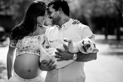 Indoor Maternity Photos, Home Maternity Photography, Maternity Shoot Outfit, Baby Bump Photoshoot, Dog Pregnancy Announcement, Maternity Photo Outfits, Pregnancy Photos Couples, Fun Baby Announcement, Maternity Photography Poses Pregnancy Pics