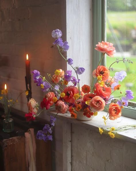 Garden Bowl, Spring Floral Arrangements, One To One, Floral Studio, Sweet Peas, Floral Centerpieces, Floral Arrangement, Yellow Roses, Floral Bouquets