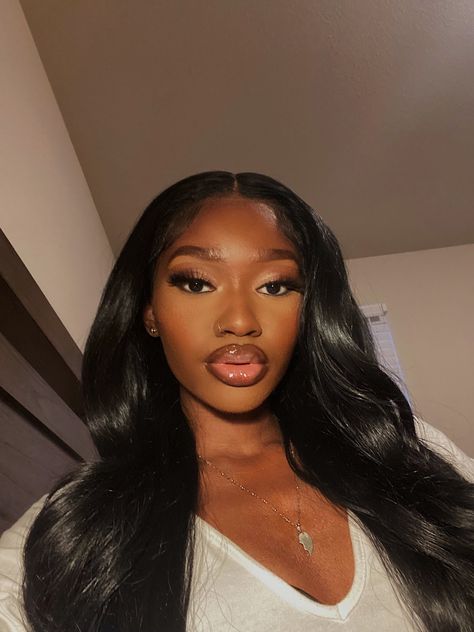 Light Dark Skin Makeup, Black Uk Makeup, Black Uk Girl Makeup Look, Sweet 16 Makeup Black, Uk Black Girls Makeup, Uk Baddie Makeup Black, Uk Makeup Black Women, Uk Girl Makeup, Simple Makeup Looks Natural Black Women