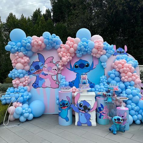 | 7️⃣th birthday party - STITCH theme 🩵🌴 #stitch #stitchtheme #7thbirthday #balloons #balloongarland | Instagram Stitch Birthday Theme Party Ideas, Birthday Party Stitch, Stitch Balloon Garland, Stitch Bday Party, Stitch Sleepover, Stitch Decorations Party, Stitch Birthday Decorations, Stitch Theme Party, Stitch Party Ideas