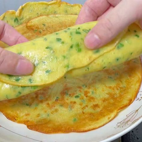 Salmon Head Recipe, Chinese Pancakes, Eggs And Vegetables, Egg Pancakes, Chinese Pancake, Egg Pancake, Cooking Chinese Food, Pancakes For Breakfast, Chinese Egg