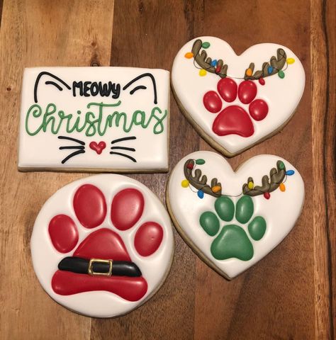 Christmas Dog Cookies Decorated, Christmas Cat Cookies Decorated, Cat Christmas Cookies, Chihuahua Cookies, Christmas Dog Cookies, Dog Sugar Cookies, Christmas Cookie Decorating Ideas, Dog Event, Sugar Cookies Christmas