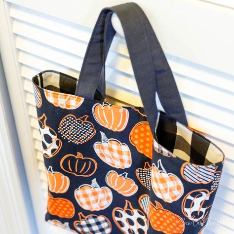 Bag Templates Printable, Easy Sew Projects To Sell, Sewing Projects For Beginners Machine, How To Sew A Bag For Beginners, How To Sew Lining In A Bag, Halloween Bag Pattern, Sewcanshe Projects Free Pattern, How To Make A Tote Bag Sewing Patterns, Free Sewing Bag Patterns