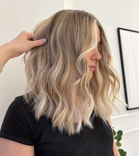 Do you want to try out a new hair trend? If so, have you ever heard of the French girl wave? This hairstyle is very modern & elegant. Its main fea... New Haircut For Girls 2024, Hair Stayl For Girl 2024, Hair Cuts 2024 Trends Wavy, 2024 Wavy Hair Trends For Women, Women’s Hair 2024 Long, French Girl Hair, Wave Hairstyles, Girls Hairdos, New Hair Trends