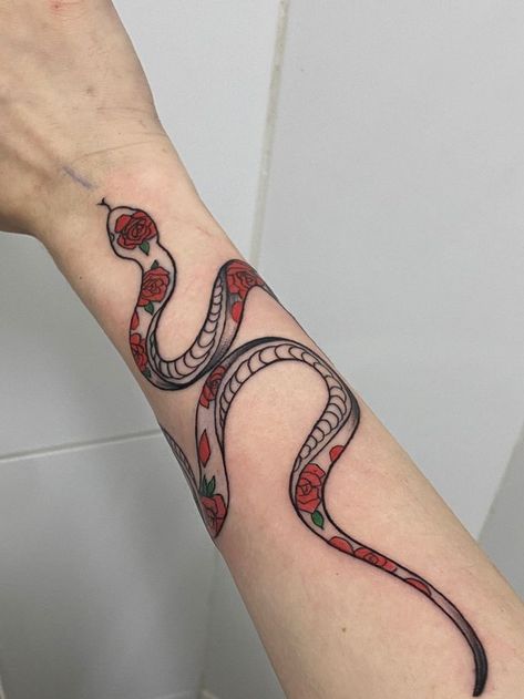 Less Is More Tattoo, Badass Tattoo Ideas, Taylor Swift Tattoo Ideas, Karma Tattoo, Cuff Tattoo, Tattoo Snake, Taylor Swift Tattoo, Snake Tattoo Design, More Tattoo