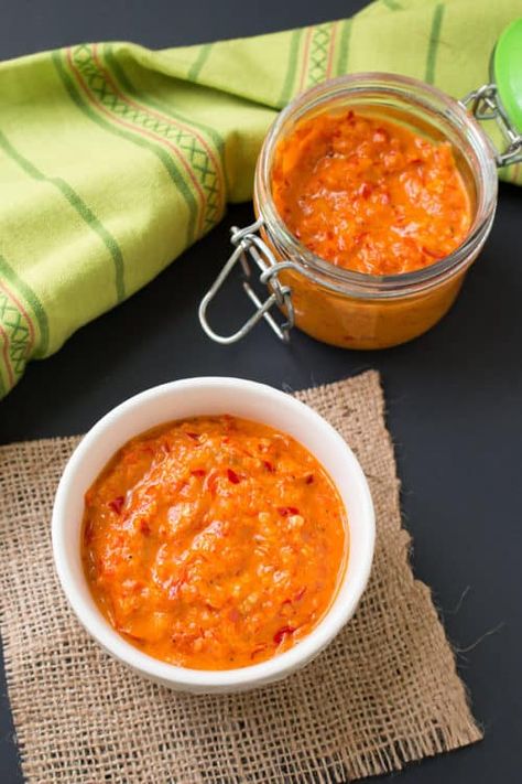 Fresh Chili Paste - How to Make Chili Paste from Fresh Peppers - Chili Pepper Madness Fresh Chilli Recipes, Chili Paste Recipe, Cayenne Pepper Recipes, Tomato Paste Recipe, Habanero Chili, Chili Pepper Recipes, How To Make Chili, Pepper Recipes, Hot Sauce Recipes