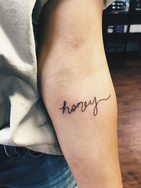 #tattoo #honey #arm #armtattoo #honeytattoo #font Honey Name Tattoo, Honey Tattoo Words Fonts, Honey Tattoo Words, Tattoo Words Fonts, Honey Name, Honey Tattoo, Tattoo Word Fonts, Font Tato, Tattoo Words