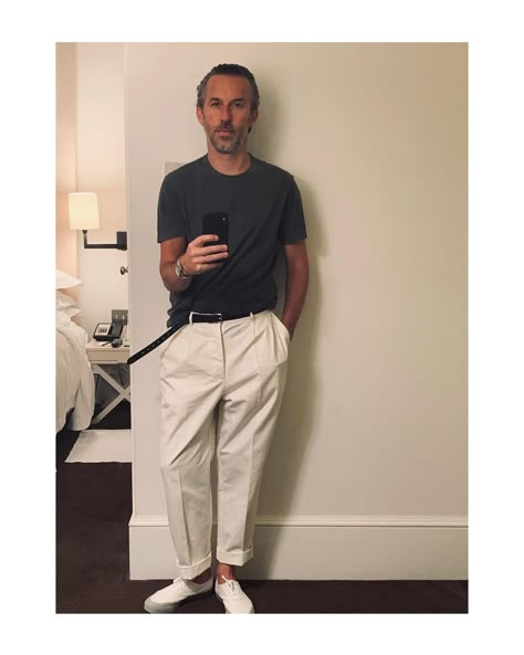 OFFICINE GENERALE on Instagram: “Brought to NY our new Luigi Chino for a test ! And love it already.... available for SS20 !” Officine Generale, Street Style Outfits Men, T Dress, Mens Outfit Inspiration, Streetwear Men, Streetwear Men Outfits, Fashion Images, Gentleman Style, Street Style Outfit