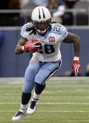 Tennessee Titans 2000 Yard Rusher RB Chris Johnson Titans Greek, Tennessee Titans Aesthetic, Dickgrayson Titans, Nfl Titans, Chris Johnson, Nfl Fantasy Football, Tennessee Titans, Nfl Football, American Football