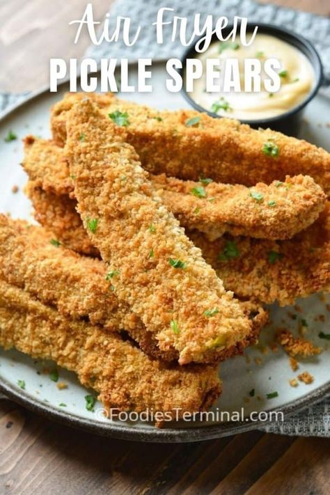 Pickle Spears Air Fryer, Air Fryer Pickles, Easy Fried Pickles, Fried Pickle Spears, Pickle Spears, Deep Fried Pickles, Actifry Recipes, New Air Fryer Recipes, Air Fryer Recipes Snacks