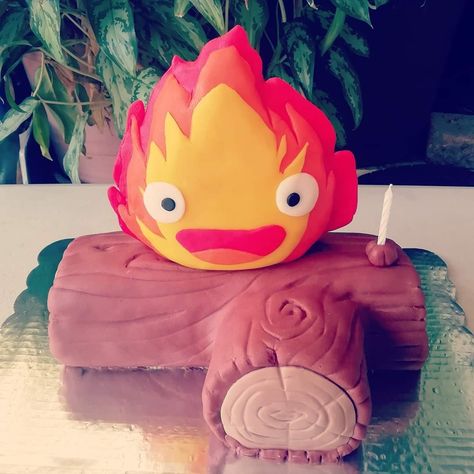 Calcifer Ghibli, Anime Cake, Chocolate Covered Fruit, Castle Cake, Crazy Cakes, Howls Moving Castle, Cake Art, Chocolate Covered, Birthday Cakes