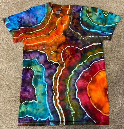 Tie Dye Techniques Pattern, Cool Tie Dye Designs, Tie Dye Tutorial, Diy Tie Dye Techniques, Diy Tie Dye Designs, Tie Dye Patterns Diy, Dye Art, Tie Dye Party, Dye Patterns