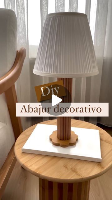 Michelle oliveira 🫰🏻Marcos Oliveira on Instagram: "Diy abajur decorativo 🤎  ✏️ Materiais utilizados • cúpula para ABAJUR ( se você tem um balde velho ou uma bacia que serve como cúpula, use ela) • cola quente • verniz • palito de madeira, bambu • bastão, rolo de papel  🚨 Caso queira você pode usar lâmpadas luminária de led  📌 Lembre-se o vídeo é só uma inspiração, você pode utilizar os materiais que você tem em casa.  Gostou? Encaminhe esse vídeo pra uma amiga caprichosa que você sabe que vai gostar dessa ideia tbm. 😉  📹 Pinterest se souberem o autor do vídeo me avisem para  dar os devidos créditos.🙏  . . . . . . . . . . #abajur#abajurdecorativo #facavocemesmo #diy#juizdefora#decor#decoracao#artesanato" Instagram Diy, April 15, On Instagram