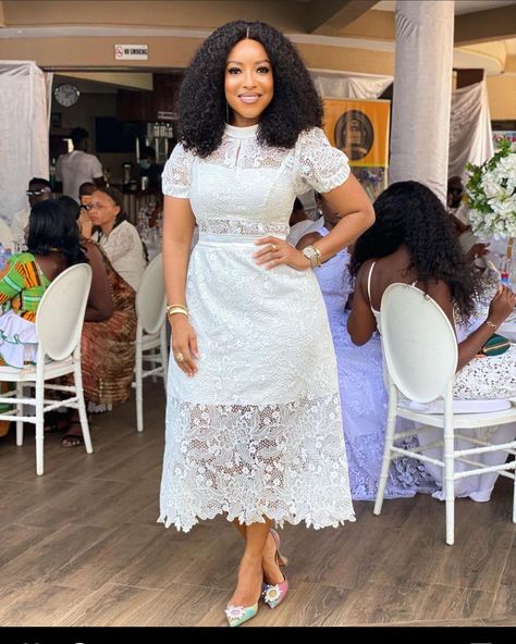 White Dress Styles For Church, White Ankara Dress African Style, Cord Lace Short Gown Styles, White Lace Outfits, White Lace Styles, Lace Styles For Ladies, Cord Lace Gown Styles, Lace Short Gown Styles, Cord Lace Styles