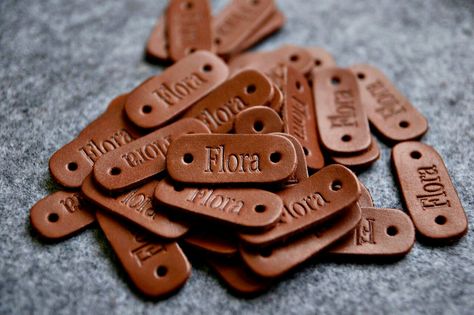 Diy Leather Gifts, Website Down, Crochet Labels, Butter Paper, Diy En Cuir, Clothing Labels Design, Leather Tags, Handmade Leather Jewelry, Diy Wool