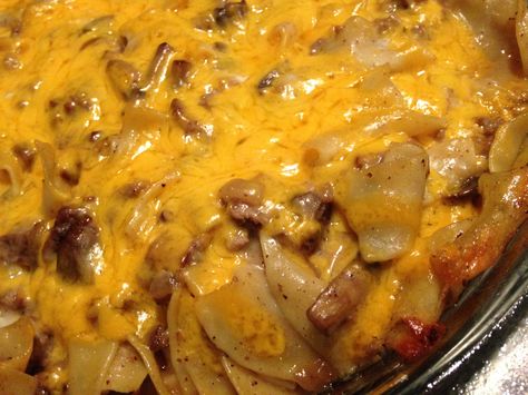 Hamburger Tetrazzini – The Ephemeral Bee Beef Tetrazzini Casserole, Beef Tetrazzini Recipe, Cheeseburger Tetrazzini, Hamburger Dishes, Beef Casseroles, Bbq Burgers, Beef Ground, Hot Dish, Recipes Beef