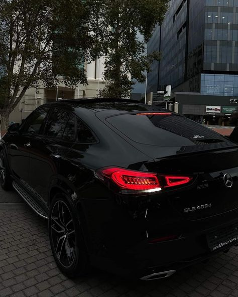 Black Car Aesthetics Mercedes, Mercedes Benz Gle Coupe Black, Black Gle Mercedes, Mercedes Glc Coupe Aesthetic, Gle 400 Mercedes Benz, Amg Gle 63 S Coupe Aesthetic, Mercedes Benz Amg Gle 63 Coupe Black, Mercedes Gle Aesthetic, Black Mercedes Aesthetic