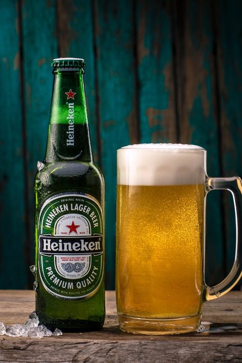 Heineken Photography, Beer Heineken, Beer Aesthetic, Beer Drawing, Beer History, Social Media Specialist, Heineken Beer, Beer Photography, Samuel Adams