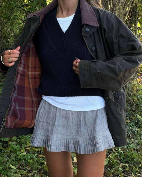 Kezia Rose Cook (@keziacook) • Instagram photos and videos Mini Skirt Fall Outfit, Skirt Fall Outfit, Wax Jacket, Skirt Outfits Fall, Chic Summer Style, Country Side, Trendy Street Style, Fashion Icons, Clothes Ideas