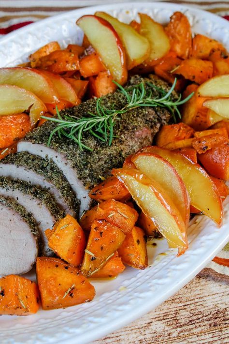 Pork Tenerloin, Pork Tenderloin Dry Rub, Rosemary Sweet Potatoes, Crock Pot Sweet Potatoes, Baked Pork Tenderloin, Beef Dinners, Pork Loin Recipes, Sweet Potato And Apple, Pork Glaze