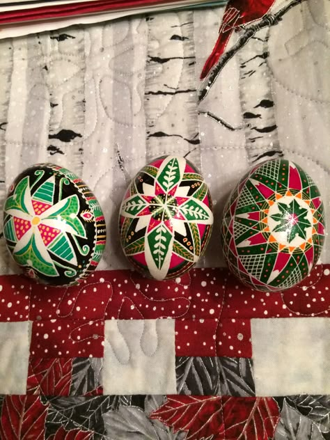 Pysanky Christmas Eggs, Egg Inspiration, Christmas Pysanky, Pysanka Eggs, Christmas Eggs, Pysanky Eggs Pattern, Pysanky Egg, Polish Easter, Egg Christmas