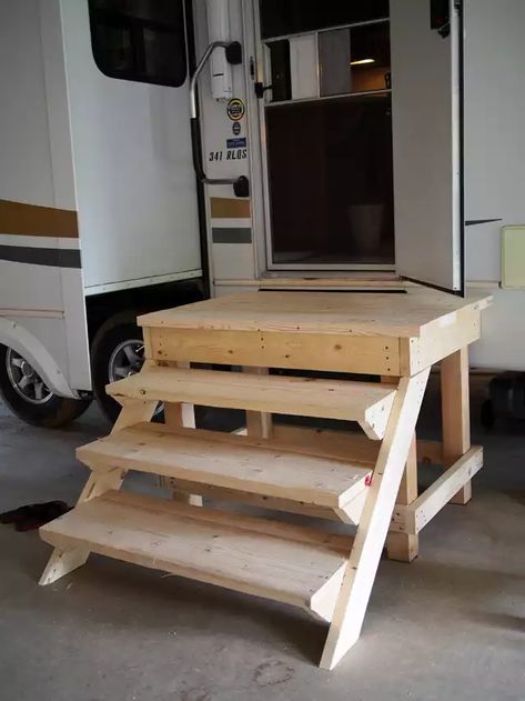 RV Entrance Steps Simple Design and Easy Build. - Imgur Porch For Rv, Porch For Camper, Campsite Decorating, Camper Steps, Travel Trailer Living, Rv Interior Remodel, Kombi Home, Diy Camper Remodel, Rv Homes