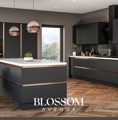 Modern Kitchen Design Luxury Black And Gold, Graphite Kitchen Ideas, Black And Gold Modern Kitchen, Graphite Kitchen Cabinets, Navy And Rose Gold Kitchen, Rose Gold Kitchen Cabinets, Rose Gold Living Room Ideas, Rose Gold Kitchen Ideas, Black And Rose Gold Kitchen