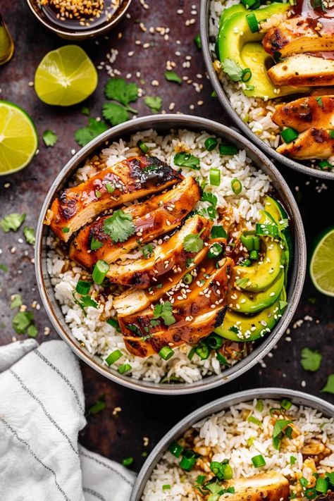 Spice up your weeknight dinners with these mouthwatering Honey Chipotle Chicken Rice Bowls! The perfect balance of sweet and spicy flavors, these bowls are ideal for quick, healthy meals or meal prepping. Packed with tender chicken, fluffy rice, and vibrant veggies, it’s a satisfying dish the whole family will love.

#HoneyChipotleChicken #SpicyChickenRecipe #RiceBowlRecipe #MealPrepIdeas #EasyWeeknightDinners #HealthyChickenRecipes #SweetAndSpicyChicken #ChipotleChicken #QuickDinnerIdeas #... Chipotle Honey Chicken Bowl, Honey Chipotle Chicken Rice Bowl, Hot Honey Chicken Bowl, Chicken Rice Bowls Healthy, Spicy Chicken Bowl, High Protein Fish, Rice Bowls Healthy, Chipotle Chicken Bowl, Turkey Recipes Healthy