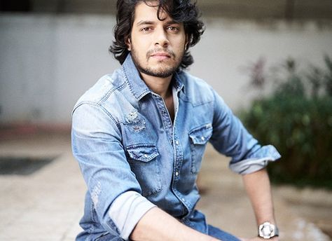 Aamir Khan’s son Junaid Khan to carry out his theatre play Strictly Unconventional at Prithvi Theatre on November 15 : Bollywood Information Check more at https://smileshowcase.co/aamir-khans-son-junaid-khan-to-carry-out-his-theatre-play-strictly-unconventional-at-prithvi-theatre-on-november-15-bollywood-information/ Junaid Khan, Runaway Bride, Theatre Plays, Aamir Khan, Stage Play, Shah Rukh Khan, English News, Film Producer, Salman Khan