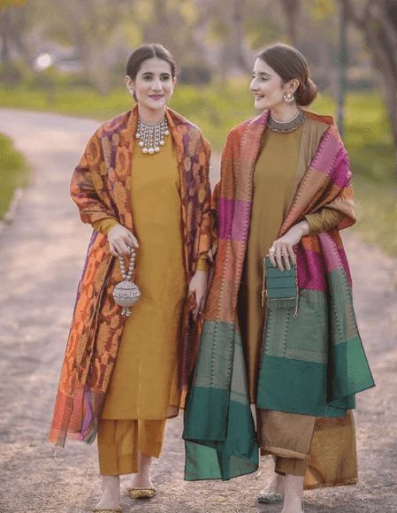 Party Kurtas - 25 Ways to Dress Up your Kurti for a Party Classy Suits, Pakistani Fashion Casual, Casual Indian Fashion, Pakistani Dresses Casual, Pakistani Fashion Party Wear, Salwar Kamiz, Plain Outfits, Kurta Designs Women, Simple Pakistani Dresses