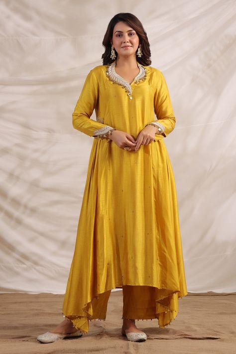 Shop for these amazing collections of Yellow Silk Embroidered Zardozi And Sequin Work V Pankh Anarkali & Palazzo Set For Women by Label Niti Bothra online at Aza Fashions. Silk Kurti Designs, Yellow Kurta, Kaftan Designs, Anarkali Dress Pattern, Designer Kurti Patterns, Long Kurti Designs, Kurta Neck Design, Palazzo Set, Kurta Designs Women