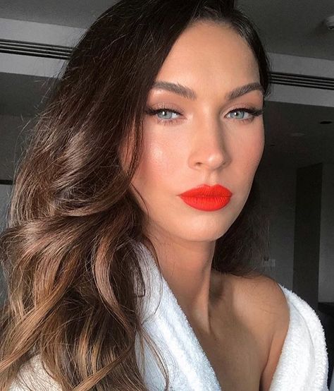 Megan Fox on Instagram: “BE-YOU-TEE-FUL #meganfox” Orange Lipstick Makeup, Red Orange Lipstick, Orange Lipstick, Orange Makeup, Brunette Makeup, Patrick Ta, Orange Lips, Lipstick Makeup, Megan Fox