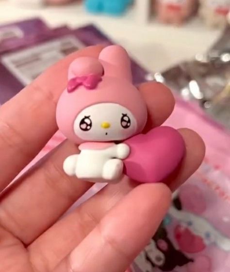 My Melody Clay, Sanrio Clay, Hello Kitty Nails Art, Easy Clay Sculptures, Clay Keychain, Doll Plushies, Clay Crafts Air Dry, Hello Kitty Art, Christmas Tree Toy