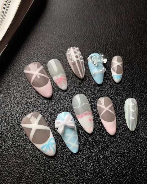 Inspired by ballet shoes and macarons, here is our cute Ballet Style Press On Nails 🩰 ✨ Handmade & Reusable ✨ Apply in 10mins ✨ Lasts up to 3 weeks (each wear) ✨ Damage-free Shop with Nailvana #nailart #pressonnails #nailsofinstagram #nail #nailsnailsnails #naildesign #nailaddict #shortnails Nails Short Almond Summer, Acrylic Nails Short Almond, Gift Nails, Almond Summer Nails, Acrylic Nails Short, Nails Short Almond, Ballet Nails, Shoe Nails, Ballet Style