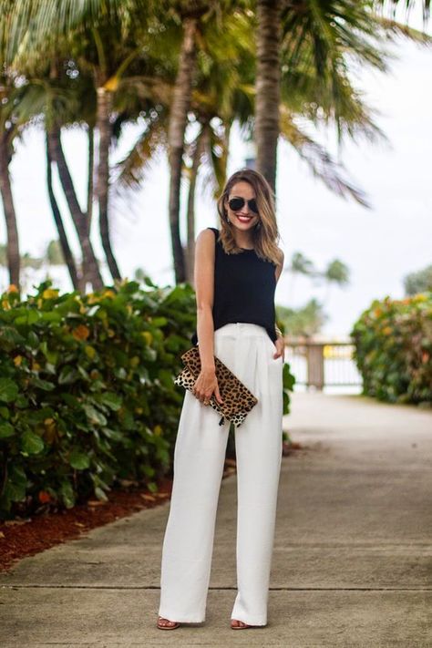 white-wide-leg-pants-with-black-top How to Wear White Wide Leg Pants - 10 Outfit Ideas with Wide Pants Ootd Hijab Casual Outfit Ideas, White Wide Leg Pants Outfit, Wide Pants Outfit, Wide Leg Outfit, White Pants Outfit, Legs Outfit, Wide Leg Pants Outfit, White Wide Leg Pants, White Dress Pants