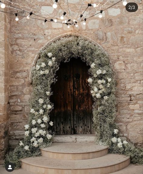 Elegant Wedding Flower Arch, Gurdwara Wedding Decoration, Gypsophila Arch, Church Wedding Decorations Elegant, Flower Arch Ideas, Ceremony Entrance Decor, Gypsophila Wedding Decoration, Wedding Isles Decoration, Wedding Venue Entrance