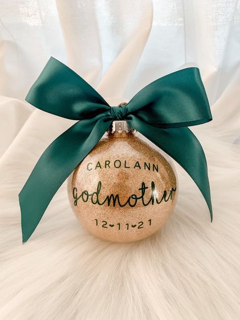 Godmother Ornament, Vinyl Christmas Ornaments, Cricut Ornaments, Farmhouse Ornaments, Homemade Ornaments, Mother Christmas Gifts, Custom Christmas Ornaments, Christmas Custom, Christmas Crafts For Gifts