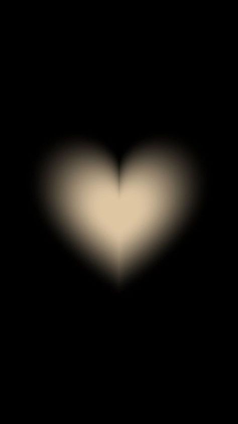 Dark Pretty Pictures, Wallscreen Ideas, Beige And Black Aesthetic Wallpaper, 2005 Wallpaper, Wallpaper For Home Screen, Black Heart Wallpaper, Heart Wallpaper Aesthetic, Heart Lockscreen, Black Lockscreen