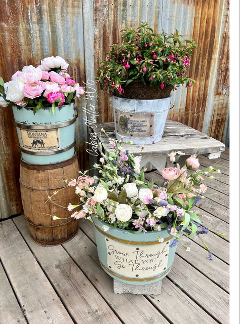 Diy Flower Bucket Stand, French Flower Bucket, Vintage Bucket, Plastic Buckets, Vintage Ice Cream, Flower Bucket, Xmas Deco, Tin Ceiling, Garden Containers