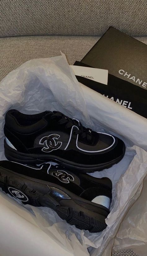 Pretty Sneakers, Chanel Sneakers, Trendy Shoes Sneakers, Pretty Shoes Sneakers, Shoes Outfit Fashion, Shoe Wishlist, Fresh Shoes, Cute Sneakers, Hype Shoes